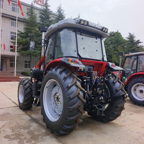 Adopting YTO diesel engine,good reliability、large torque reserve、low fuel consumption, high economic benefits;High-performance tractors, large tractors/farm equipment