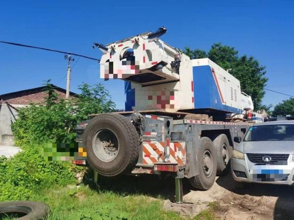 2013 Zoomlion ZTC220 Grue de camion d'occasion avec capacité de levage hydraulique avancée