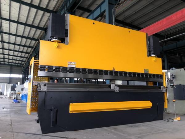 Germany Hydraulic Press Brake HIGH TECH Pump 2000kn Rated Pressure Punching And Pressing Machine