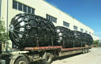 Pneumatic Marine Fender Materials Excellent Cushioning Performance For Ship Marine Structure Protection
