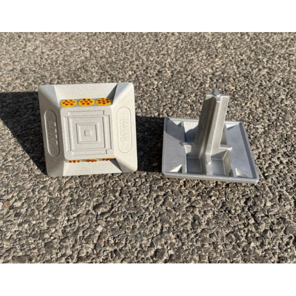 ROADSAFE 100*100*20/90mm LOGO Customs Aluminum Road Stud High Quality Road Stone Safety Reflective Cat Eye with Pin