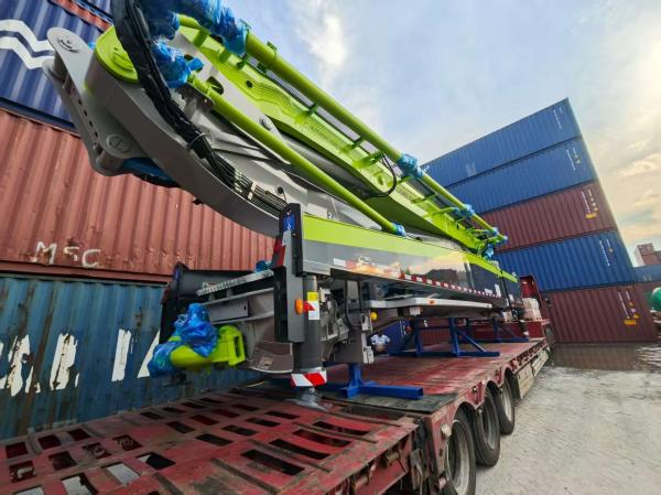 Zoomlion K56X-6RZ コンクリートポンプ トラック 56m 高さ 51m 範囲