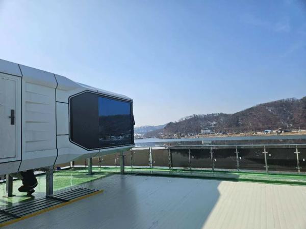 Intelligent Access Control System Entrance Door Space Container Capsule Room For Commercial In Modular Outdoor Hotel