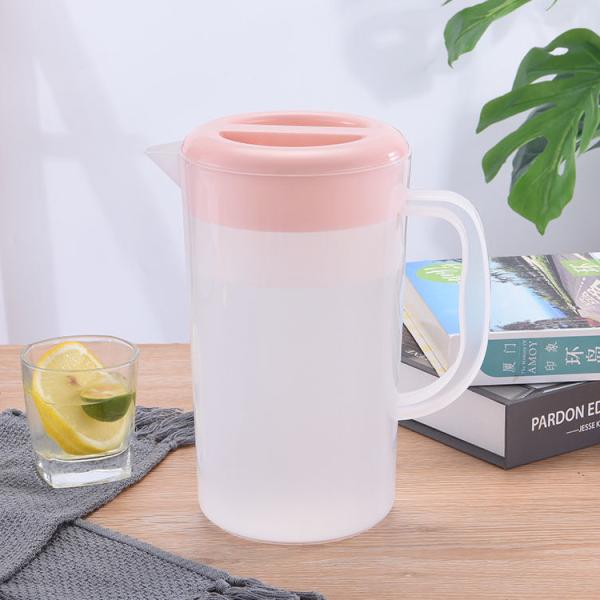 Large Capacity Plastic Beer Pitcher Heat Resistant Plastic Water Jug With Lid 70oz