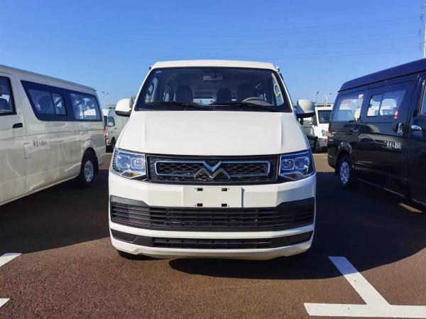 Made in China Gasoline Engine  Passenger Car for Sale In Stock with 6 seats