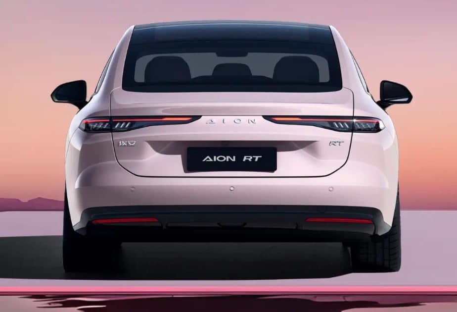 AION RT диапазон 520-620 км, самый дешевый седан с LiDAR в Китае.