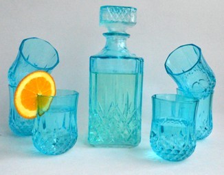 GLASS WINE DECANTER WITH 4 CUPS