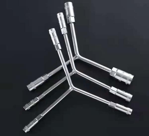 Carbide metal tools.Y-type chromium-vanadium steel multifunctional sleeve lengthened triangular hand wrench
