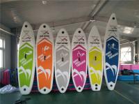 Gonflables de luxe tiennent le panneau de palette surfant avec des accessoires de petite gorgée
