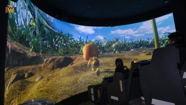 4D 9D Flying Theater Curved Screen Cinema for Theme Parks