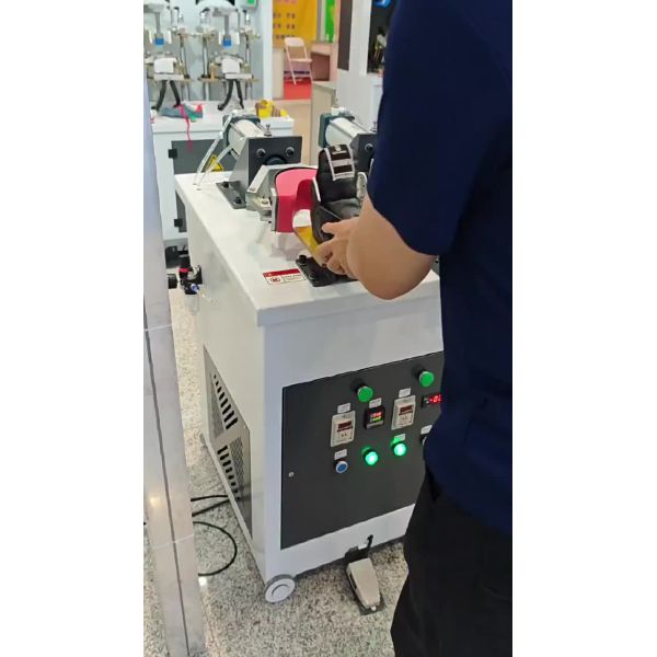 One Cold and One Hot Shoe Counter Molding Machine Cold Hot Melt BackPart Moulding Machine