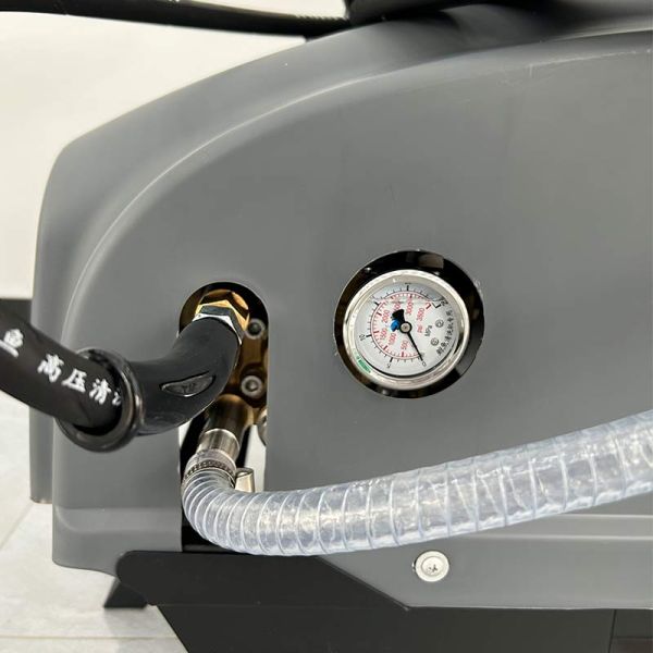 Mobile Portable Car Washing Machine 220V 2.5kw All Copper Motor With Water Gun