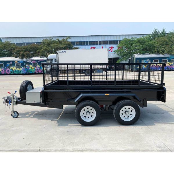 Remorque basculante hydraulique à benne basculante noire à 2 essieux, entièrement soudée