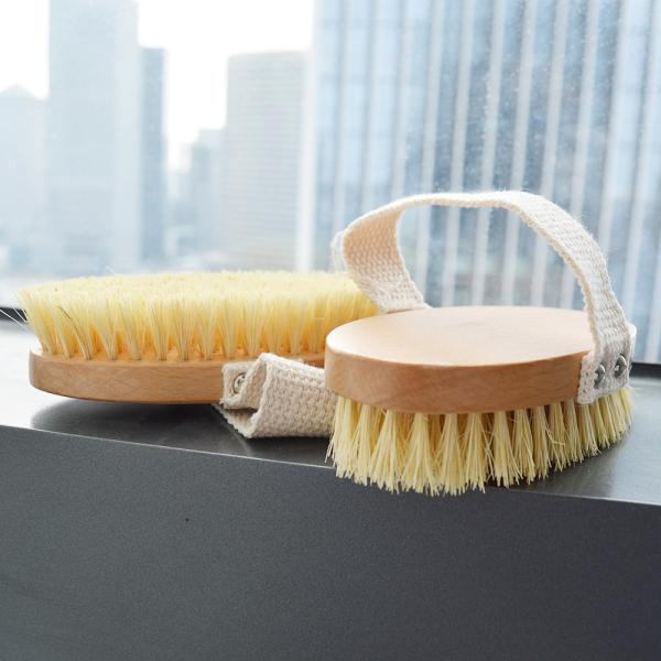 Sisal Bristle Dry Body Brush for Exfoliating Cellulite and Massaging Dry Skin in Wood Color