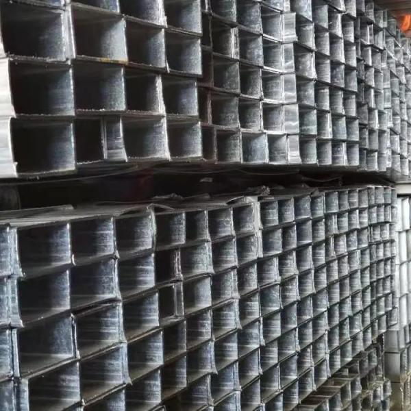 Threaded Galvanized Iron Steel Pipe Produced Under BS1387 Steel Standard Suitable for Water Gas and Air Pipeline Systems