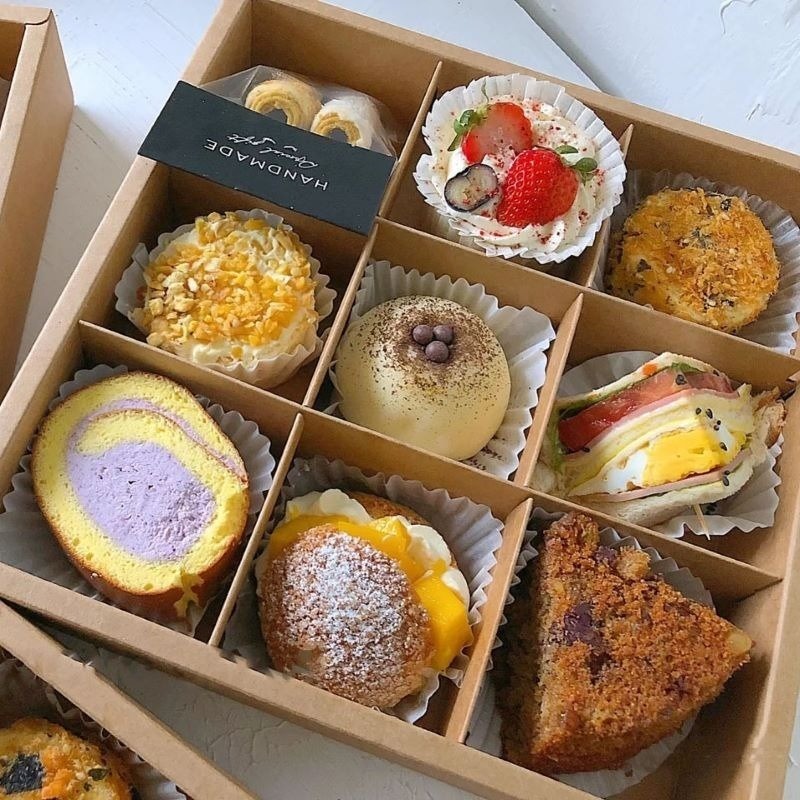 Picnic Box 25cm*25cm with Lid Kraft Paper Disposable Mousse Cup Packaging Eco-friendly
