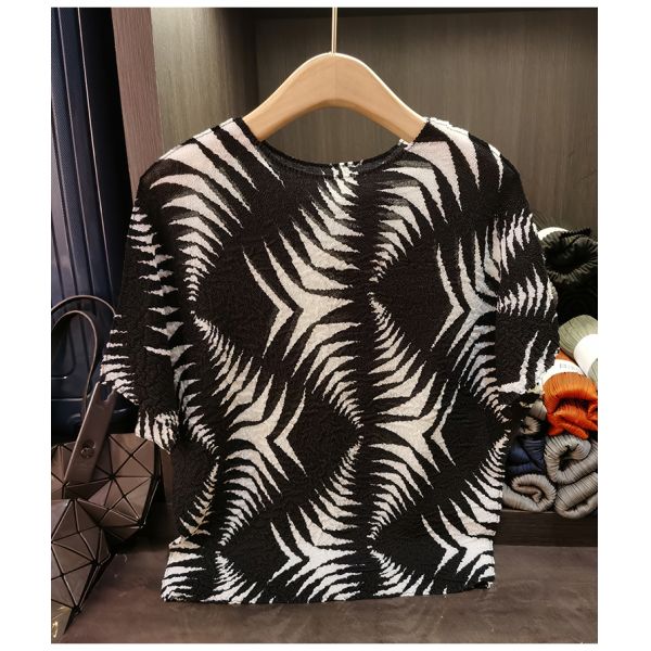 High-End Elegant Plus Size Casual Batwing Sleeve T-Shirt Printed Neck Irregular Design Light Luxury Summer Top Polyester Knitted