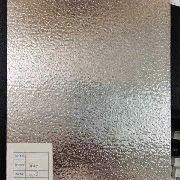 Ligação3003 H24 Temper Grade 24 Gauge espessura de cor branca martelo folha de alumínio em relevo usada para o painel interior do frigorífico