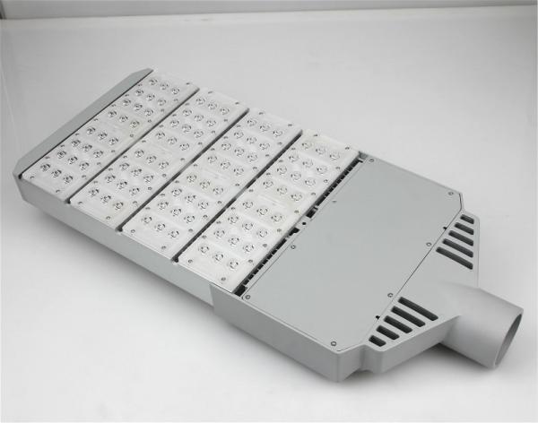 O anúncio publicitário que do GV o diodo emissor de luz exterior ilumina a cor 6063# de prata cinzenta anodizado/lustrou-a/revestimento do poder