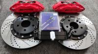 Kits de pinça de freio de carro de 4 pistões tamanho de aro R17 adequado para Benz GLA W117 / Brembo F50