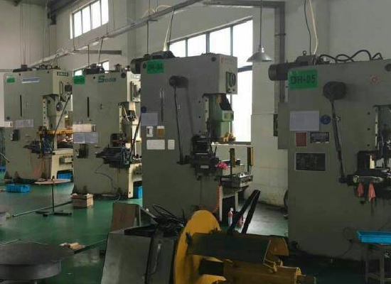 Нержавеющая сталь 304 прорезала винты плеча для крепежной детали Pin руководства