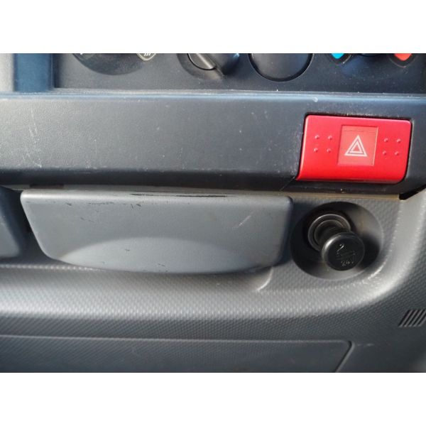 Isuzu Elf Truck 2 Ton Wide Long Low Floor MT Load Size 430/207/38 ETC Aluminum Block Hill Start Assist Leveler Rearview Camera1Spare Tire 2Ton Base 2Ton Car Mission Manual MT Mounting Flat Car 6 Speed