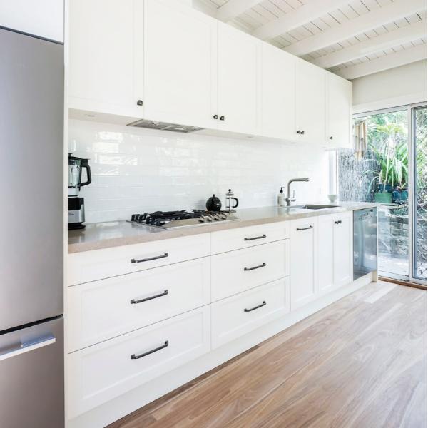 White Black Modular Solid Wood Kitchen Cabinets Cupboard OEM Modern Shaker Style