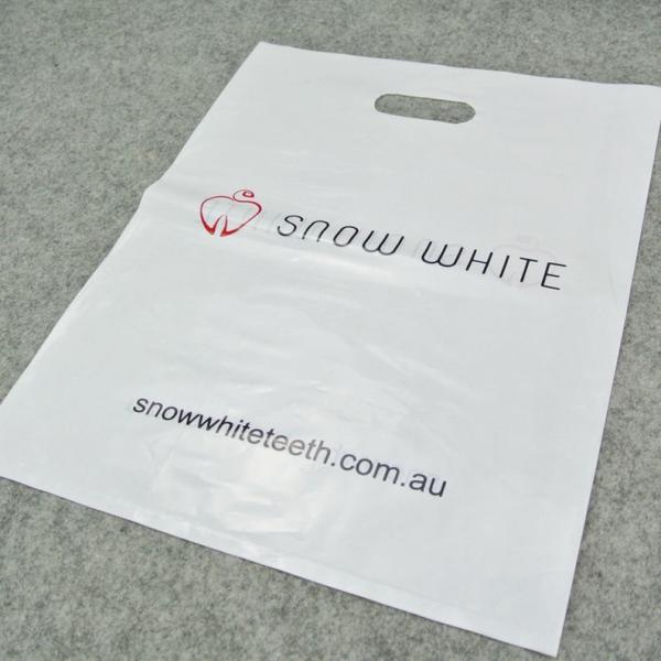 18x21 blue poly mailers with die-cut handle,plastic handle carry bags, handle plastic bags,mailing bag with handle