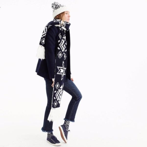 Jacquard Knitted Neck Scarf With Fringe 46 Acrylic 32 Wool 22 Nylon Material