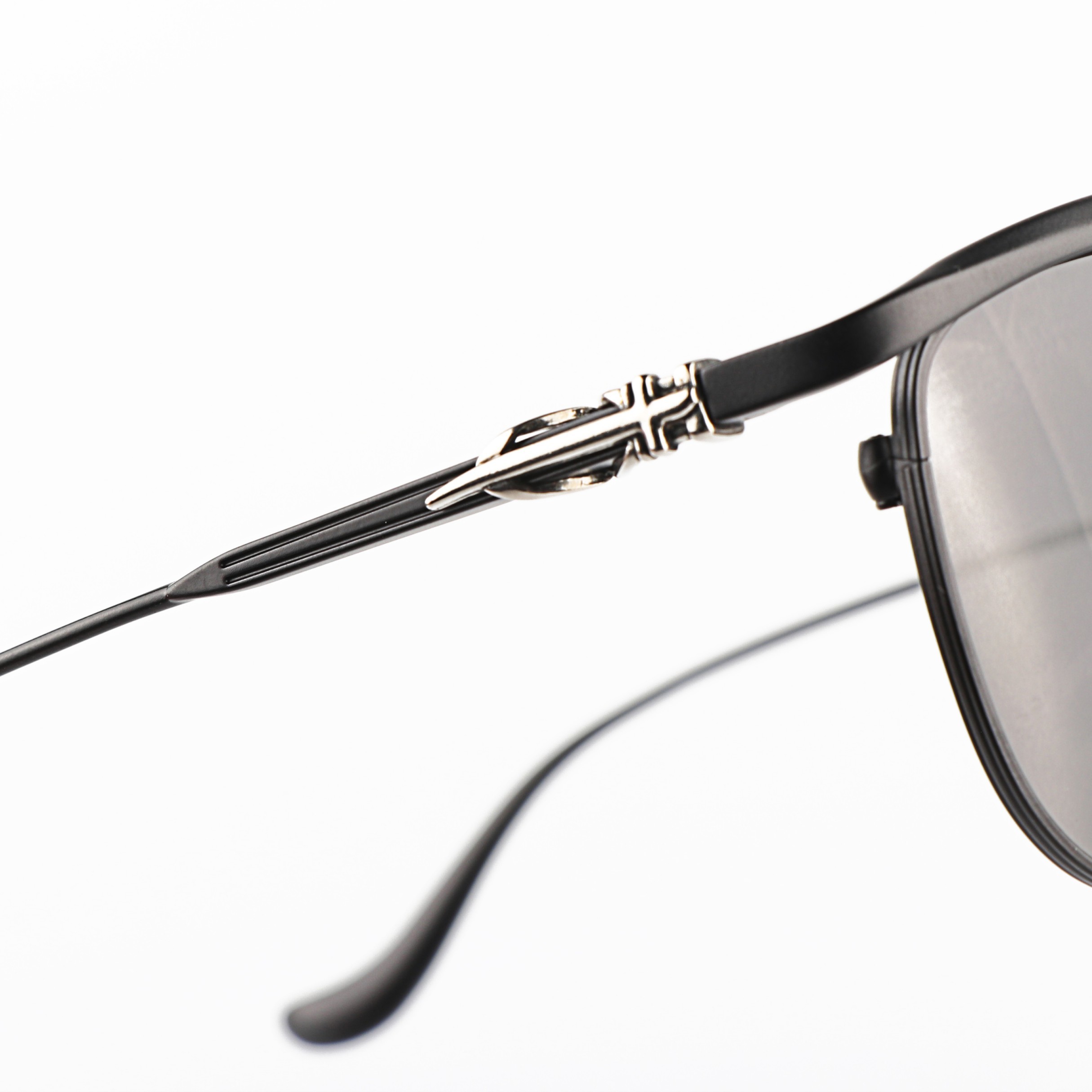 Korean Elegant Street Unisex Titan Slim Pilot Sun Glasses Original Men Women Casual Reading Wholesale Sunglasses China Side logo