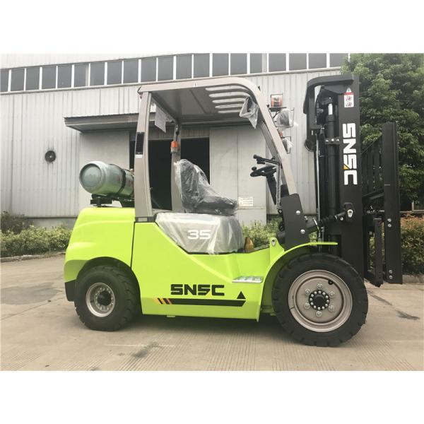 3Le chariot élévateur à moteur à essence de 5 tonnes avec changement de bord et pneus solides peut être personnalisé