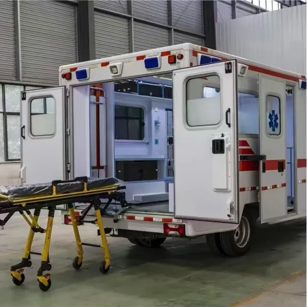 Japanese Brand Isuzu 4X4 Npr Series 700p off-Road Transport Ambulance with Medical Equipment