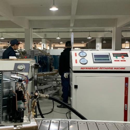 R410a Equipamento de enchimento de refrigerante totalmente automático Ar condicionado Máquina de carregamento AC Estação de carregamento R407C