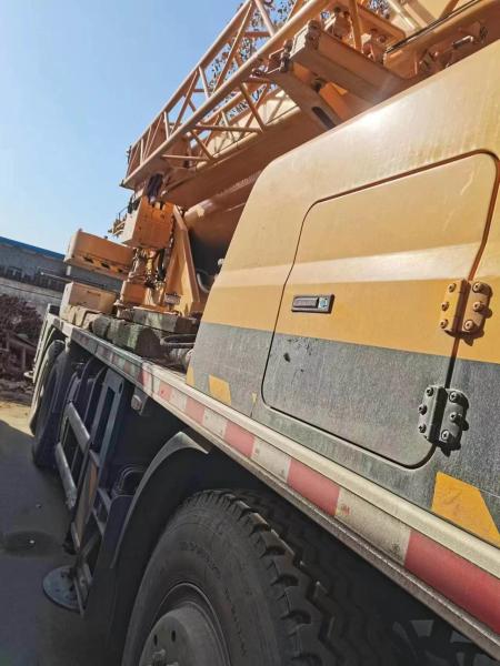 50T Crane à cinq bras Jib Truck monté hydraulique de levage Cran de camion mobile pour le levage