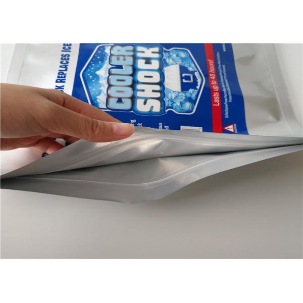 Продукт моря супермаркета приносит плоды устранимой изолированная алюминиевой фольгой более крутая сумка сумки/льда