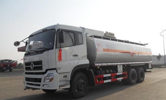 20000 Liter Fuel Transport Trucks Dongfeng Oil Transportation Truck With Cummmins Engine