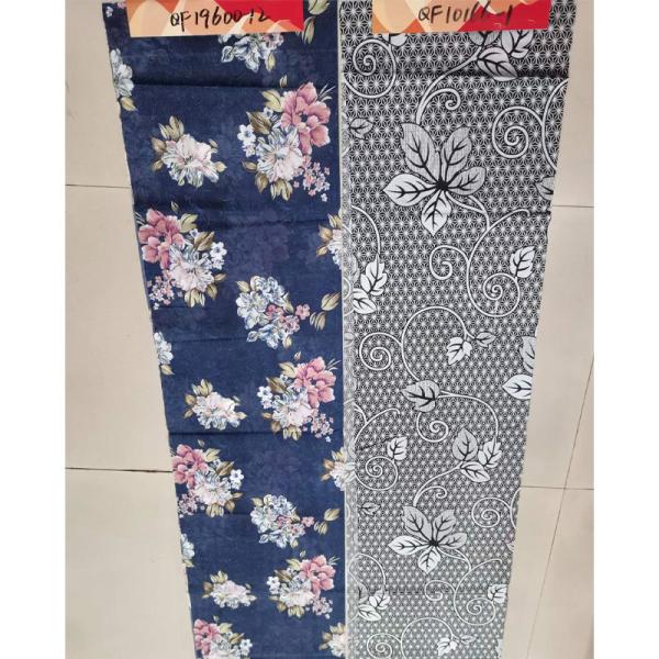 La chaîne de tissu de matelas de polyester imprimée par colorant a tricoté le textile à la maison