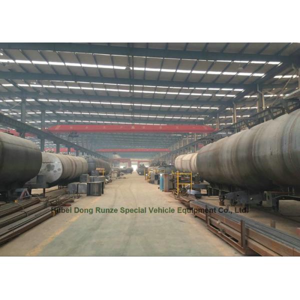 Carbon Steel Oil Transport Tank Trailer Tri Axle Heavy Capacity 30000L-45000L