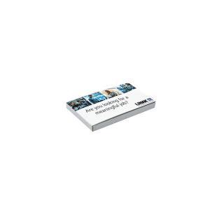 Definição video do cartão 320x240 do encarregado do envio da correspondência de