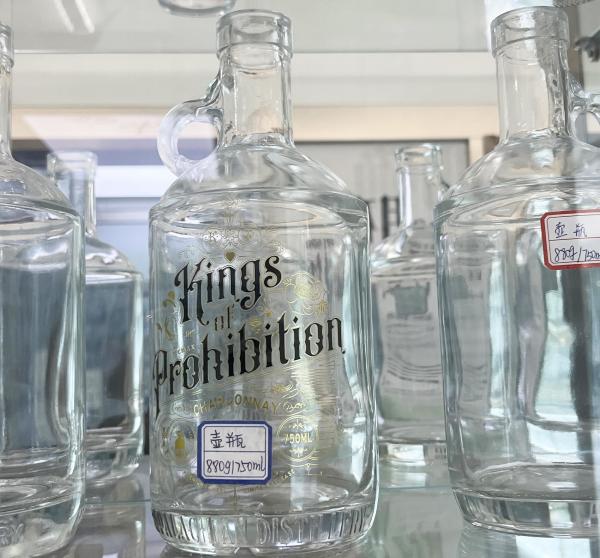 Bebidas garrafa de estampagem quente para licor vazio vodka rum gin conhaque uísque copo de água
