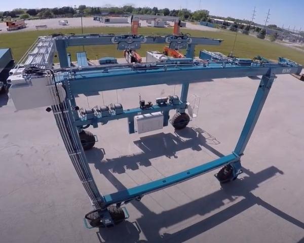 High Performance 16ton Boat Hoist Crane Yacht Handling Machine