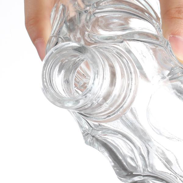 Aluminum Plastic PP Collar Glass Small Bottles for 500ml Wine Liquor Customization