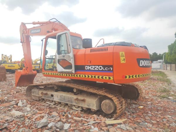                  Used Doosan Excavator Dh220LC-7 Dh225LC-7 Hot Sale in Central Asia             