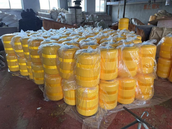 Traffic Safety Eva Buckets Rolling Anti Crash Guardrail Road Roller Barrier