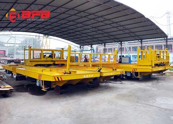 Transferência material da fornalha de recozimento da oficina Carts bonde posto no amarelo