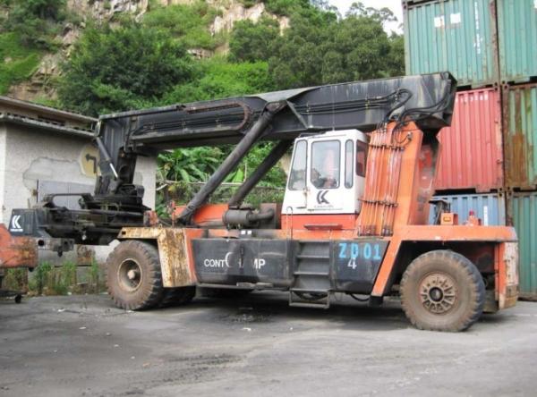 35T Kalmar container forklift Handler - heavy machinery