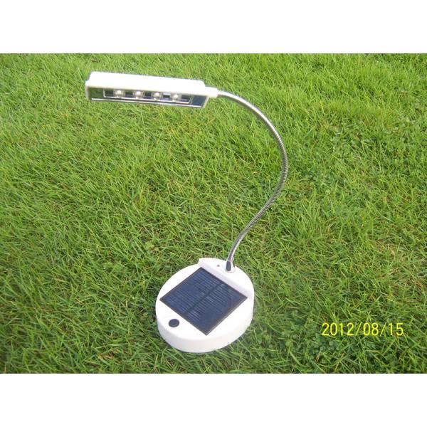Energy saving 150000mcd Solar Powered LED Lamp 100 * 92 * 260mm