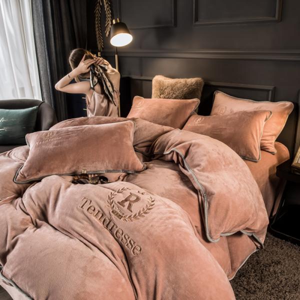Home Grade Grade A Customized Solid Milk Velvet Embroidery Bonded Four Piece Set