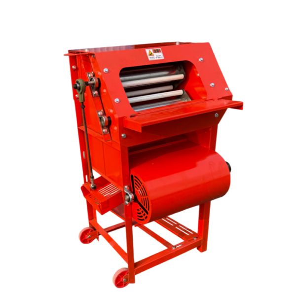 Durable 500KG/H Peanut Picking Machine Iron Groundnut Harvesting Machine