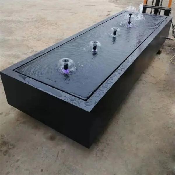 O pó revestiu a fonte de água de aço suave preta do retângulo da tabela de água do metal do jardim